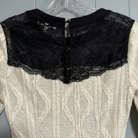 MONTEAU Cream Sweater Dress Black Lace Neckline Buttons Elbow Sleeve Size Medium - Picture 4 of 7